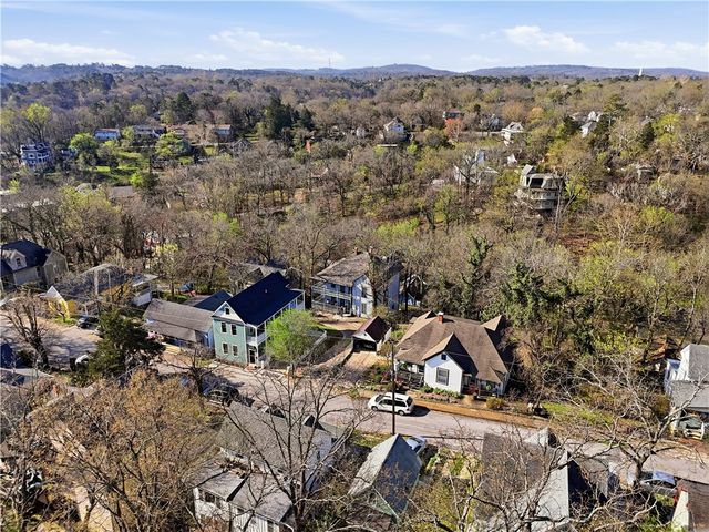 17 Hilton Street, Eureka Springs, AR 72632