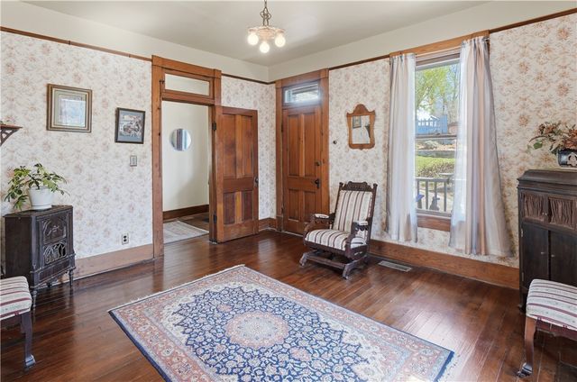 17 Hilton Street, Eureka Springs, AR 72632