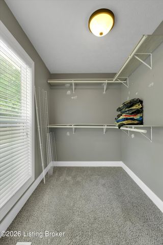 7840 Whipperwill Rd, Louisville, KY 40214