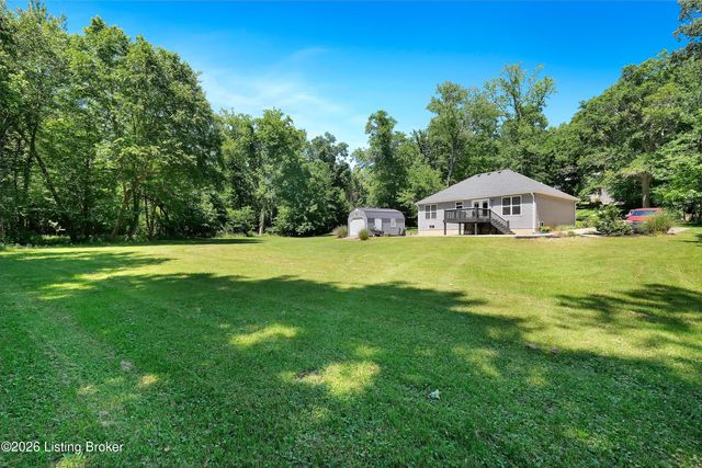 7840 Whipperwill Rd, Louisville, KY 40214