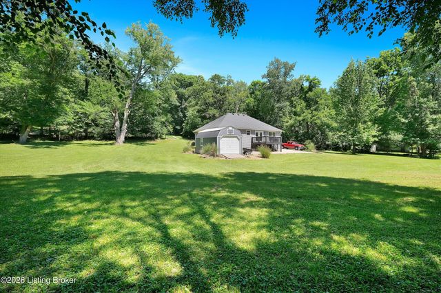 7840 Whipperwill Rd, Louisville, KY 40214
