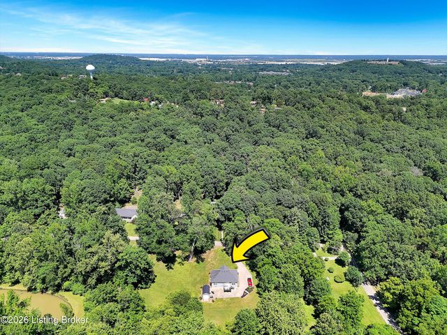 7840 Whipperwill Rd, Louisville, KY 40214