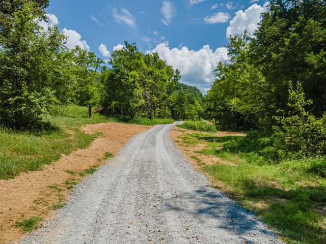 2970 Spring Place Rd, Belfast, TN 37019