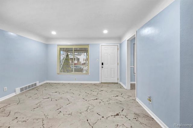 6485 Rosemont Avenue, Detroit, MI 48228