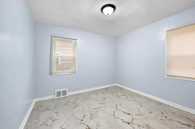 6485 Rosemont Avenue, Detroit, MI 48228