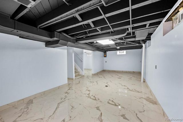 6485 Rosemont Avenue, Detroit, MI 48228