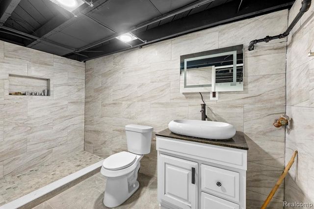 6485 Rosemont Avenue, Detroit, MI 48228