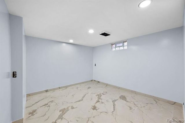 6485 Rosemont Avenue, Detroit, MI 48228