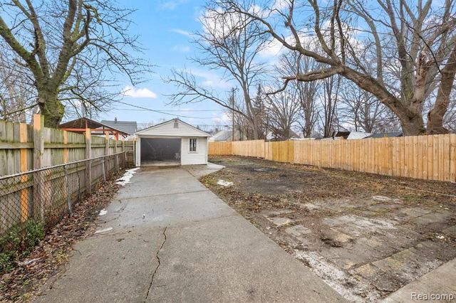 6485 Rosemont Avenue, Detroit, MI 48228