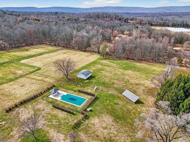 280 Gillespie Street, Pine Bush, NY 12566