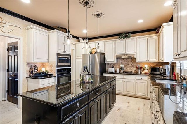 49 Old Mountain Road NW, Powder Springs, GA 30127