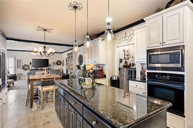 49 Old Mountain Road NW, Powder Springs, GA 30127