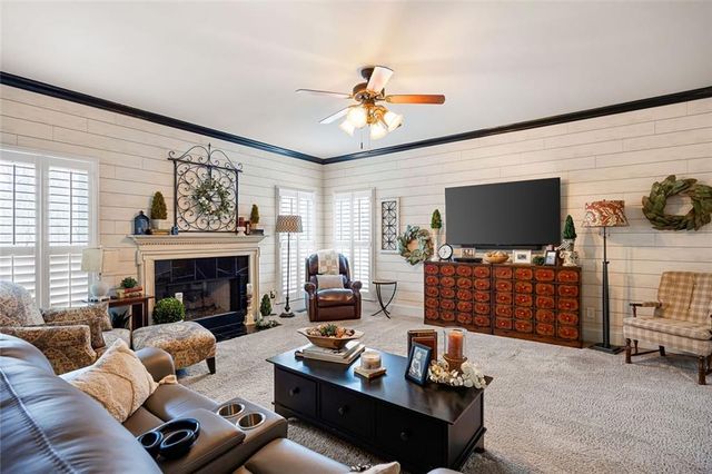 49 Old Mountain Road NW, Powder Springs, GA 30127