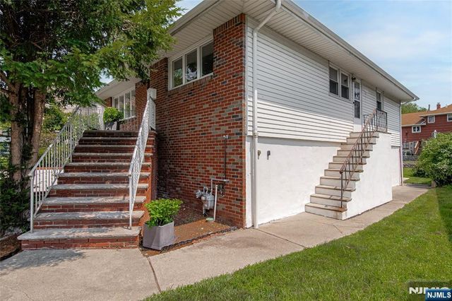 2 Henry Street, Englewood Cliffs, NJ 07632