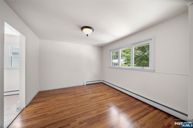 2 Henry Street, Englewood Cliffs, NJ 07632