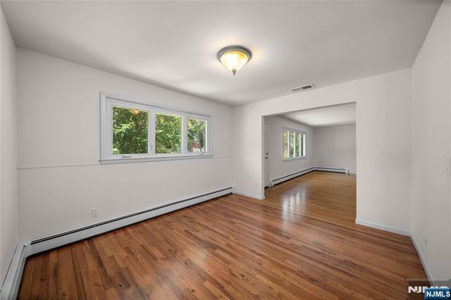2 Henry Street, Englewood Cliffs, NJ 07632