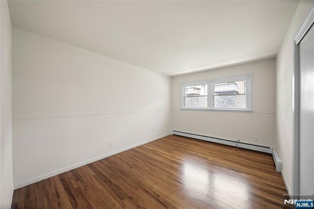 2 Henry Street, Englewood Cliffs, NJ 07632