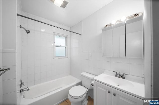 2 Henry Street, Englewood Cliffs, NJ 07632