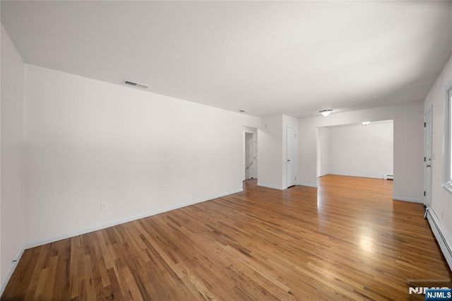 2 Henry Street, Englewood Cliffs, NJ 07632