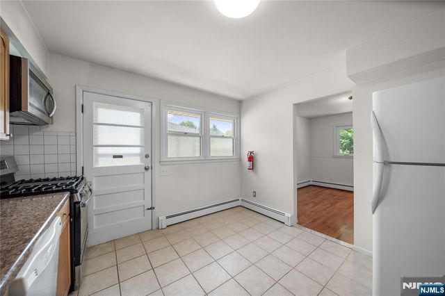 2 Henry Street, Englewood Cliffs, NJ 07632