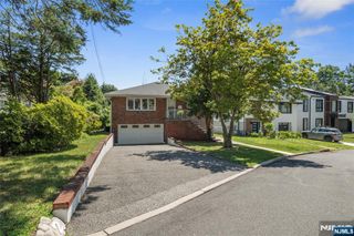 2 Henry Street, Englewood Cliffs, NJ 07632