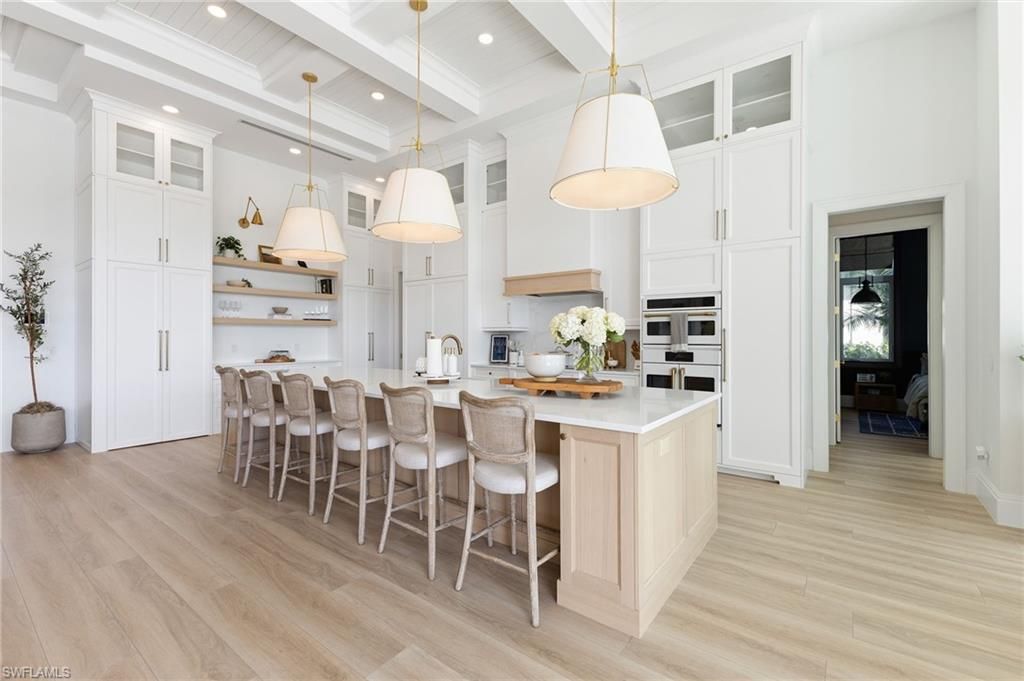 Image 10 of property listing at 898 W Cape Estates CIR, Cape Coral, FL 33993