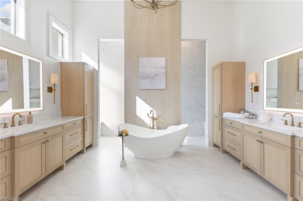 Image 25 of property listing at 898 W Cape Estates CIR, Cape Coral, FL 33993