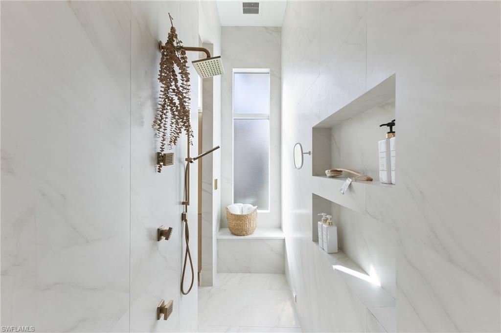 Image 27 of property listing at 898 W Cape Estates CIR, Cape Coral, FL 33993