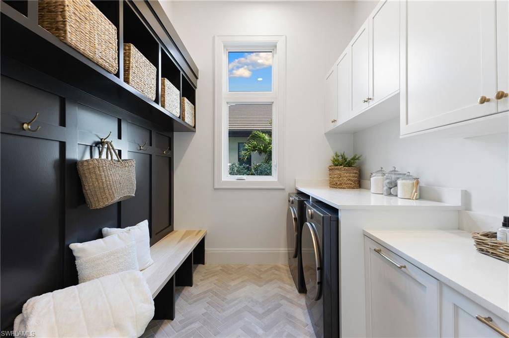 Image 29 of property listing at 898 W Cape Estates CIR, Cape Coral, FL 33993