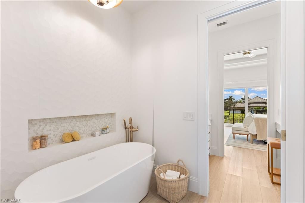 Image 34 of property listing at 898 W Cape Estates CIR, Cape Coral, FL 33993