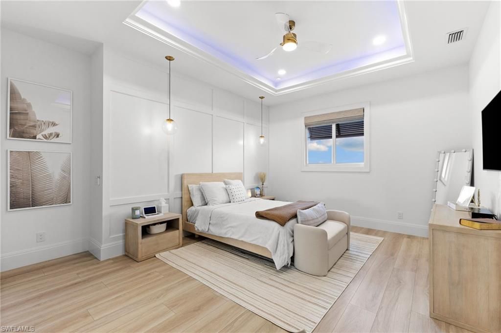 Image 37 of property listing at 898 W Cape Estates CIR, Cape Coral, FL 33993