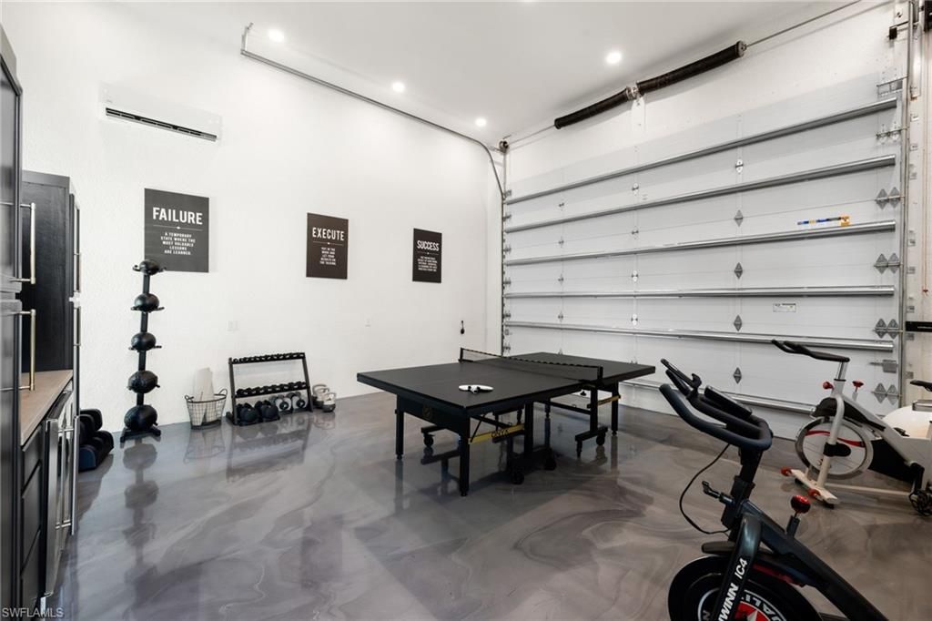 Image 43 of property listing at 898 W Cape Estates CIR, Cape Coral, FL 33993