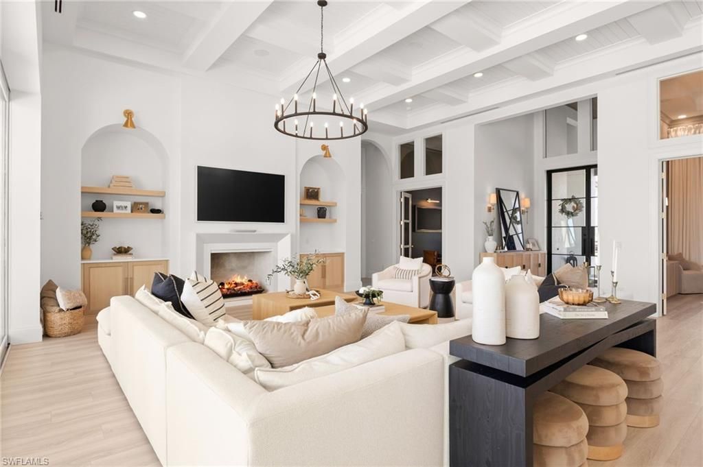 Image 6 of property listing at 898 W Cape Estates CIR, Cape Coral, FL 33993