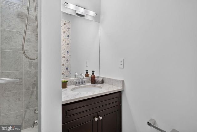 437 KENYON ST NW, Washington, DC 20010