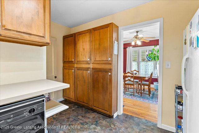 2406 Markley Place, Lansing, MI 48910