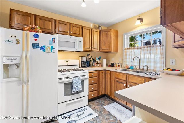 2406 Markley Place, Lansing, MI 48910