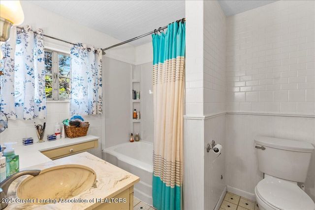 2406 Markley Place, Lansing, MI 48910