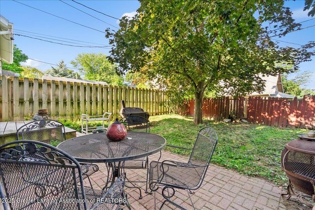 2406 Markley Place, Lansing, MI 48910