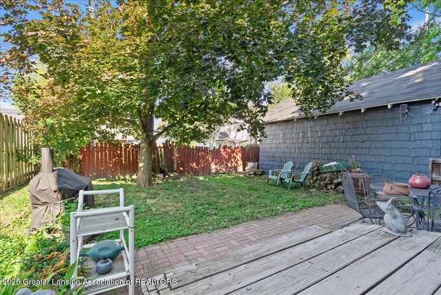 2406 Markley Place, Lansing, MI 48910