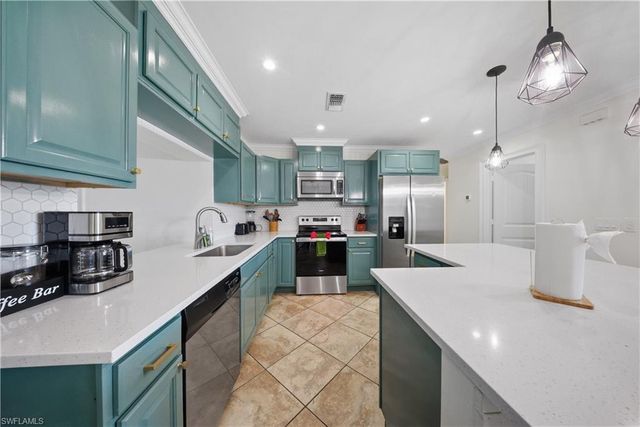 2473 Poinciana ST, Naples, FL 34105