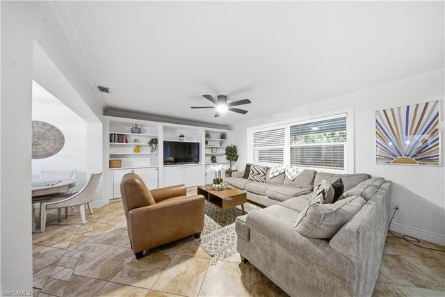 2473 Poinciana ST, Naples, FL 34105