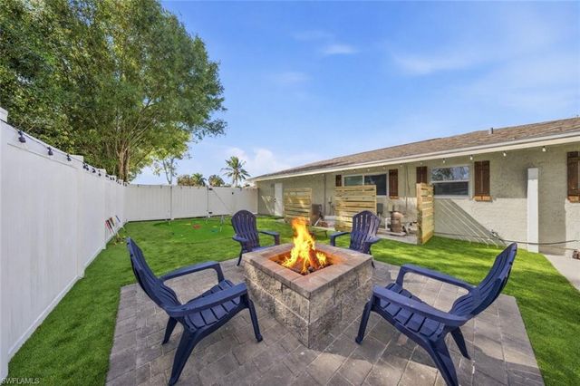 2473 Poinciana ST, Naples, FL 34105