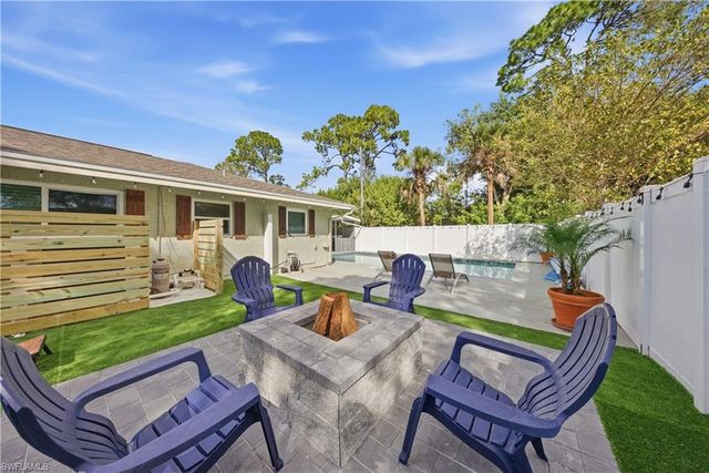 2473 Poinciana ST, Naples, FL 34105