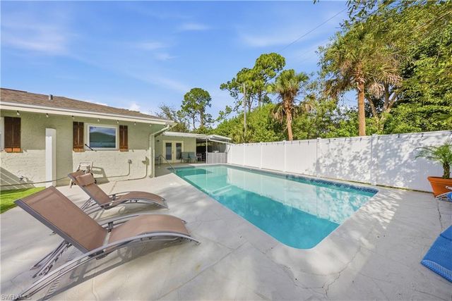 2473 Poinciana ST, Naples, FL 34105