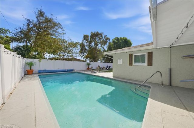 2473 Poinciana ST, Naples, FL 34105