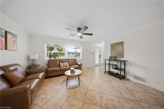 2473 Poinciana ST, Naples, FL 34105