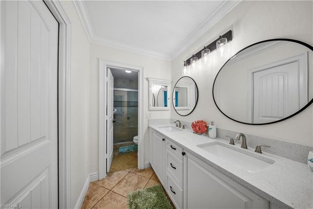 2473 Poinciana ST, Naples, FL 34105
