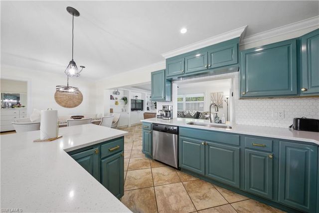 2473 Poinciana ST, Naples, FL 34105
