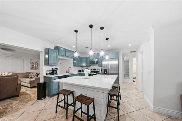 2473 Poinciana ST, Naples, FL 34105