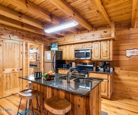 229 Forrest Loop Way, Gatlinburg, TN 37738
